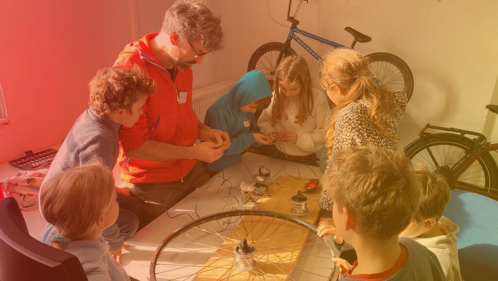 Curiocity Team Stellen MINT Garage Ehrenamt