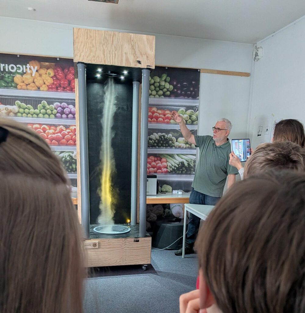 Nebel-Tornado in der MINT Garage im Februar 2026