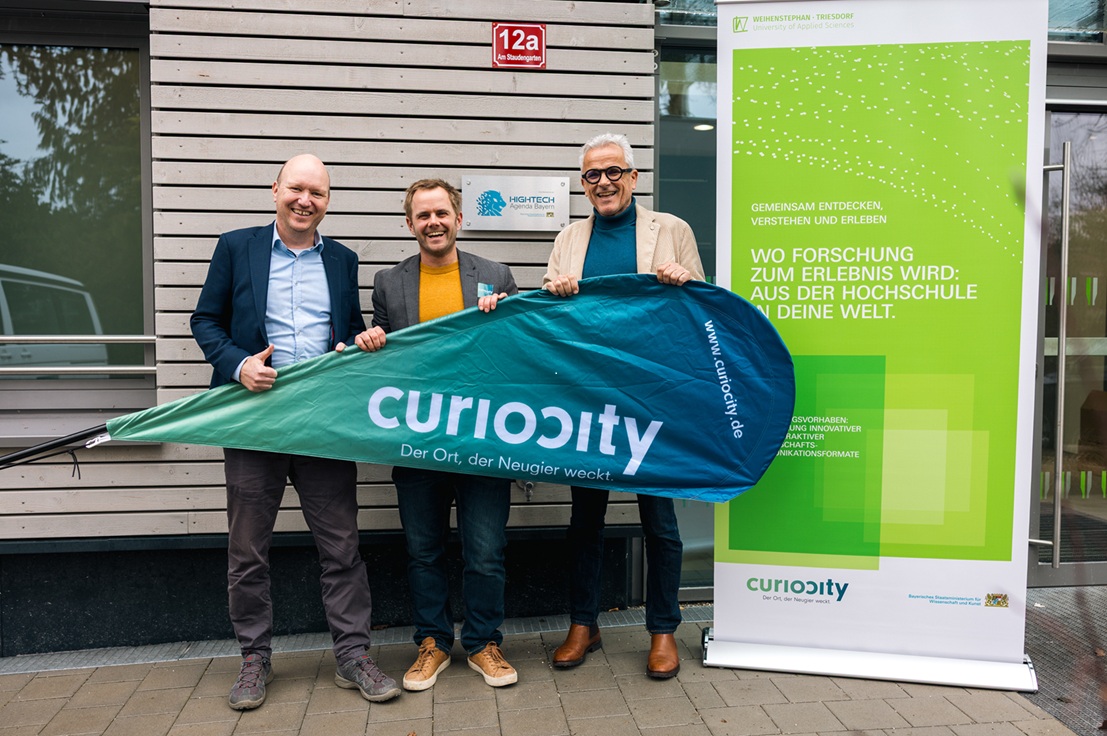 Kim Ludwig-Petsch, HWST Präsident und Vizepräsident Forschung anlässlich Kooperationsvertrag-Unterzeichnung